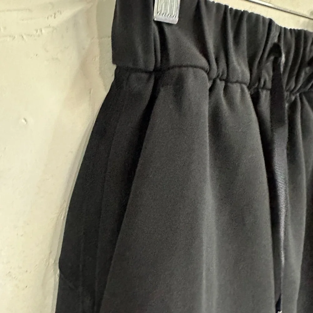 Lululemon Athletic On The Fly Skirt Black Drawstring Pockets Women's 2 Tennis